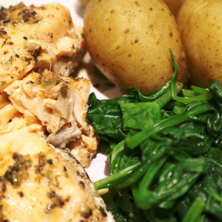 Baked Salmon with spinach & potatoes